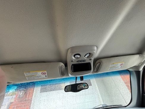 Used 2002 Chevrolet Avalanche 2500 w/ Convenience Pkg image 14