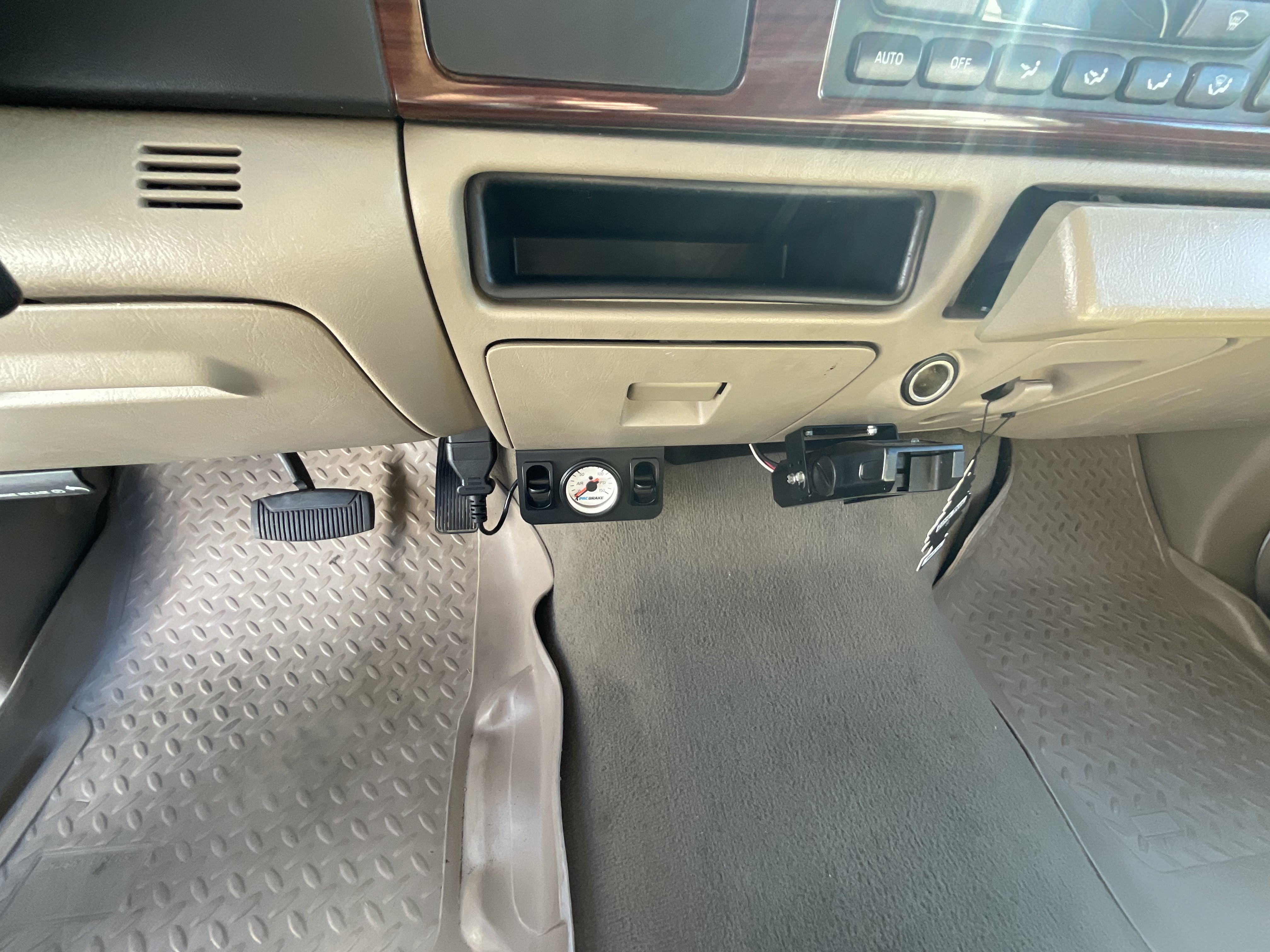 Used 2006 Ford F350 Lariat RWD image 11