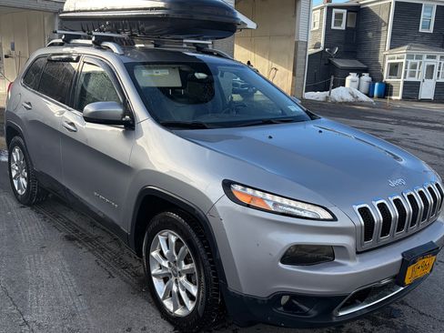 Used 2016 Jeep Cherokee Limited image 10