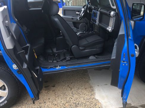 Used 2007 Toyota FJ Cruiser 4WD image 6