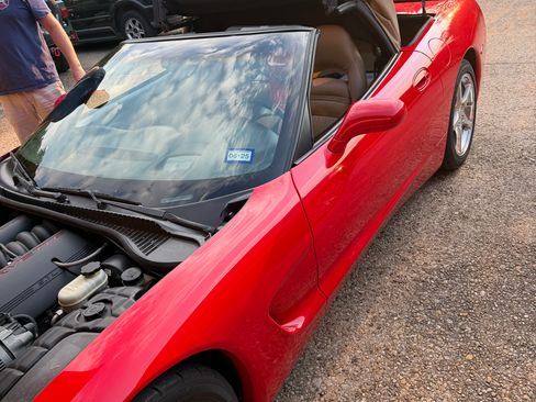 Used 2001 Chevrolet Corvette Convertible w/ Preferred Equipment Group2 RWD image 14