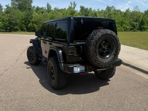 Used 2018 Jeep Wrangler Unlimited Rubicon AWD/4WD image 2