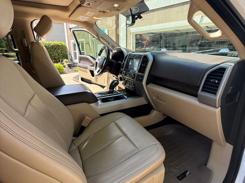 Used 2018 Ford F150 Lariat image 2