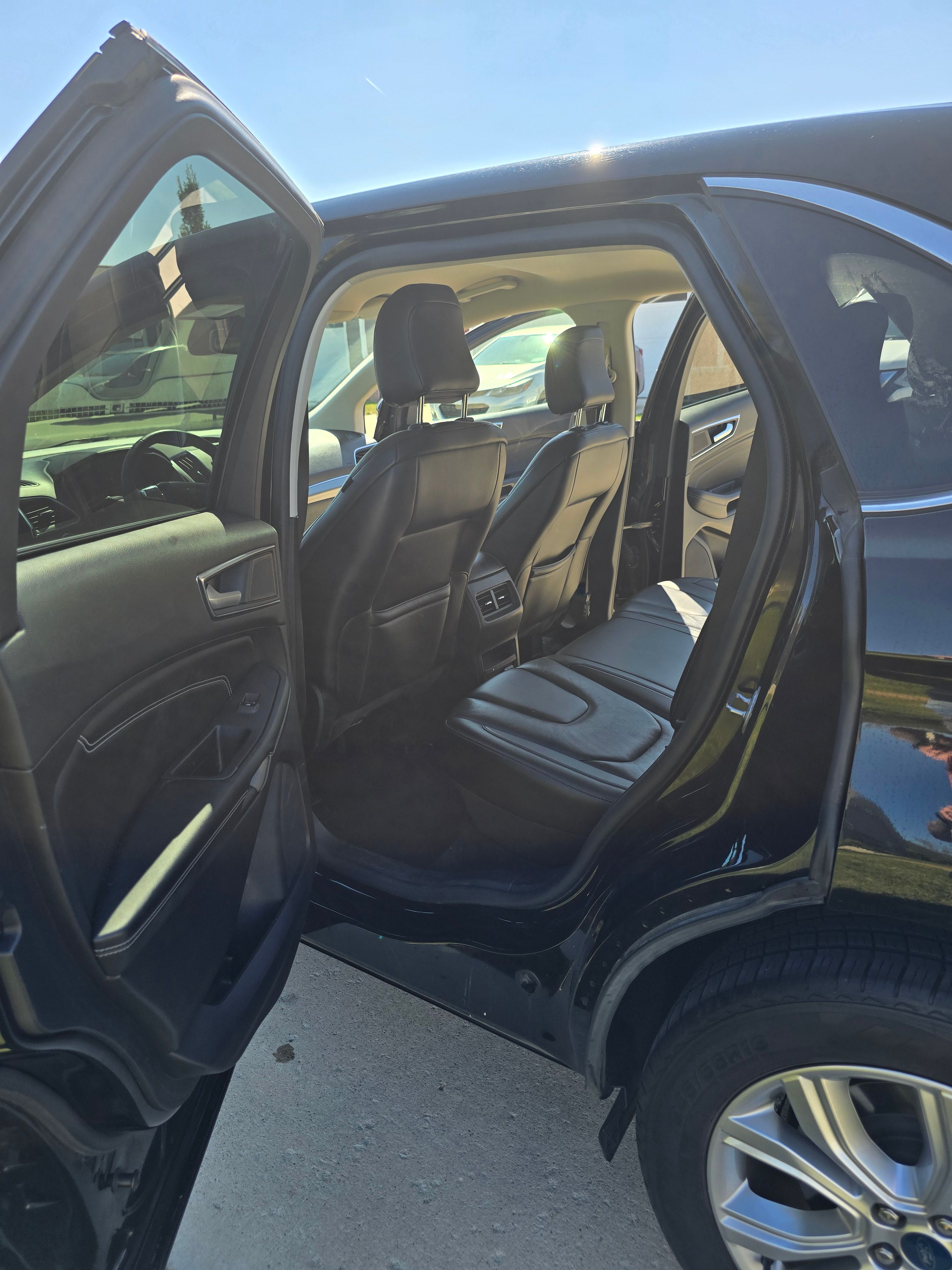 Used 2022 Ford Edge Titanium AWD/4WD image 17