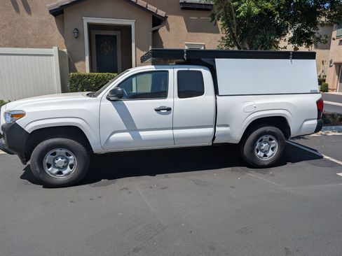 Used 2021 Toyota Tacoma SR image 2