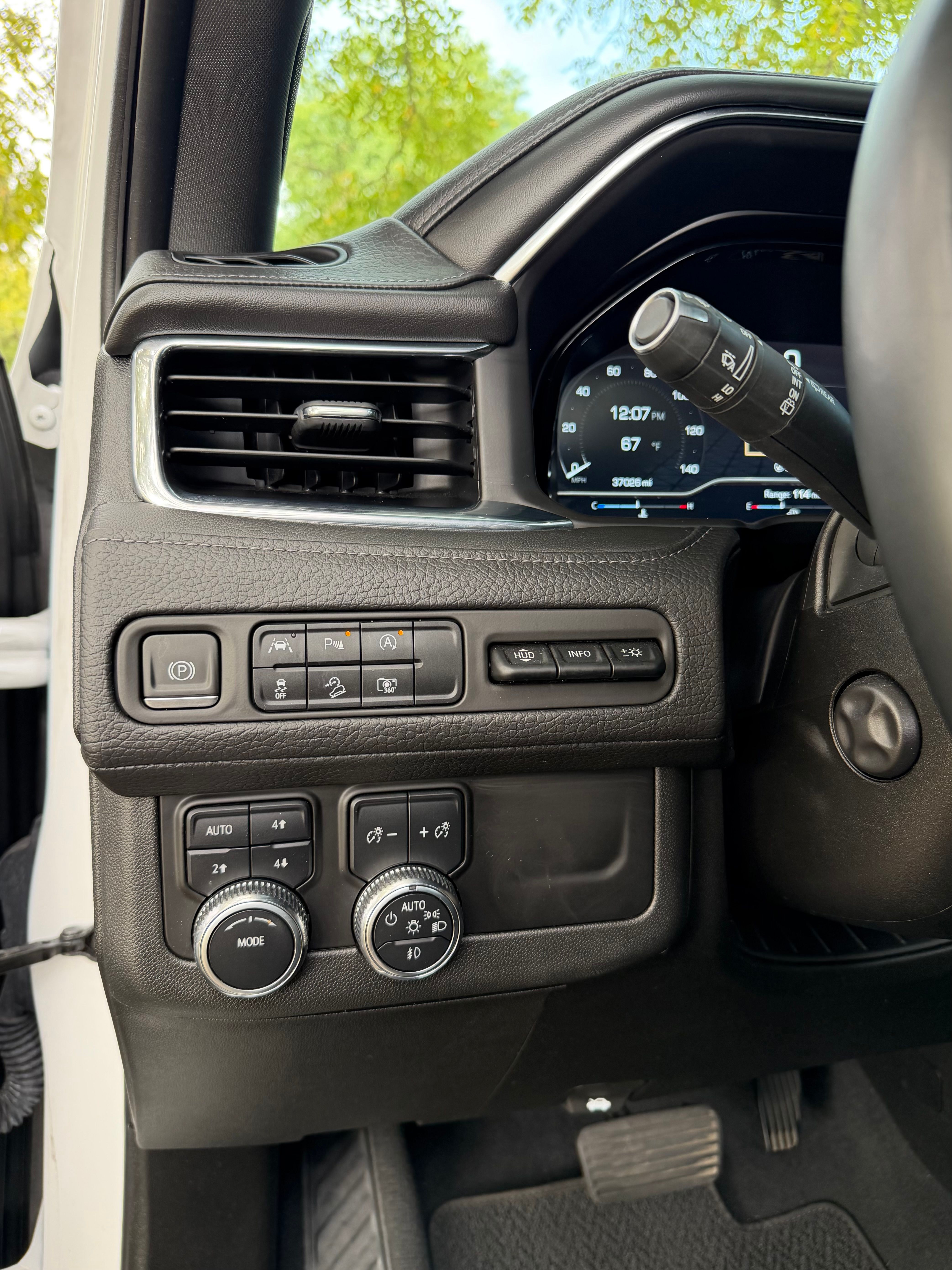 Used 2023 GMC Yukon Denali AWD/4WD image 19
