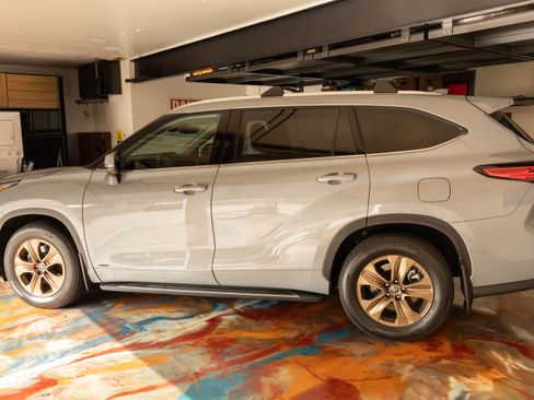 Used 2022 Toyota Highlander Bronze Edition image 5