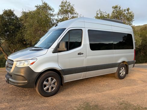 Used 2019 Mercedes-Benz Sprinter 2500 image 4