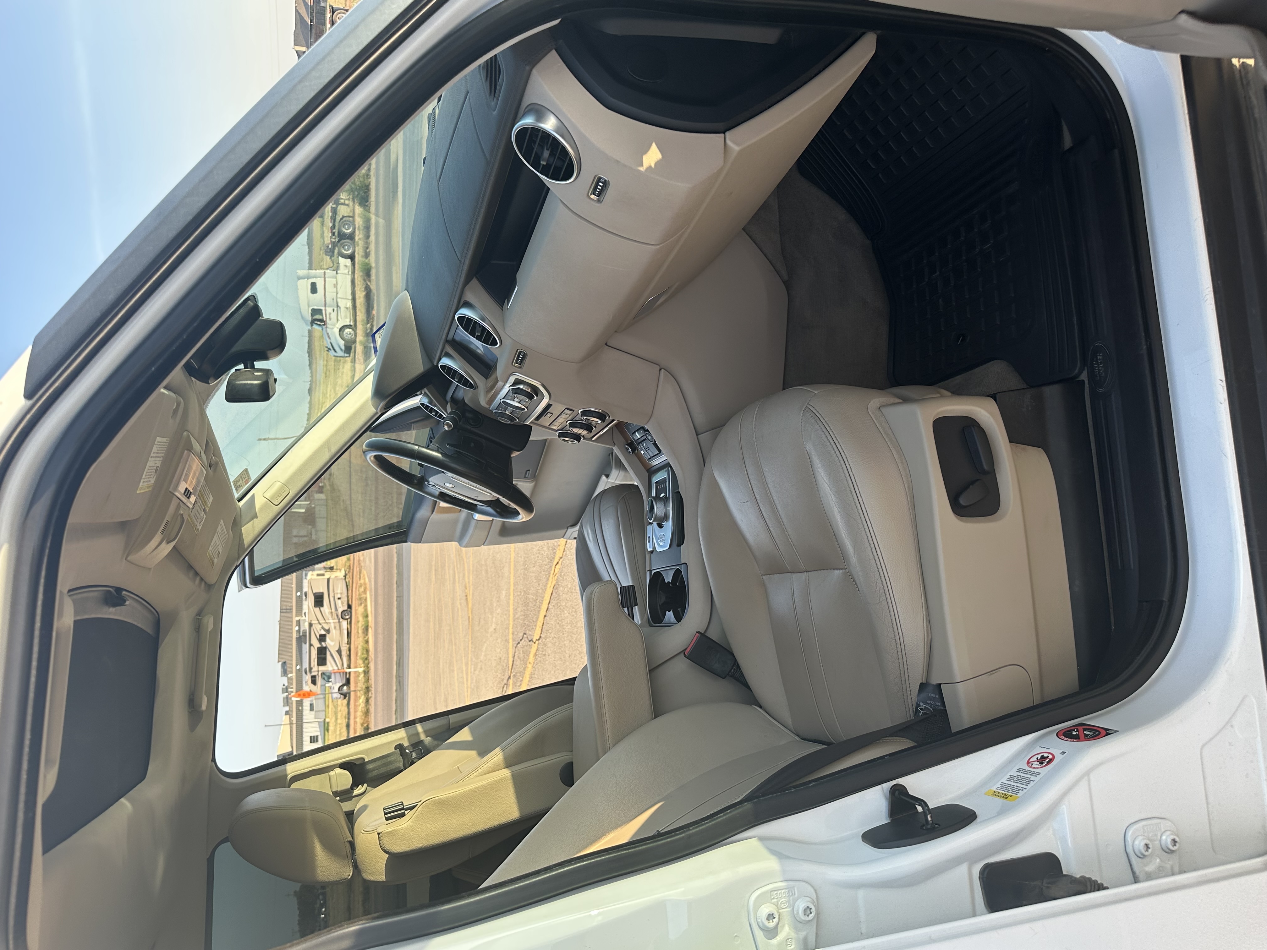 Used 2016 Land Rover LR4 HSE AWD/4WD image 12