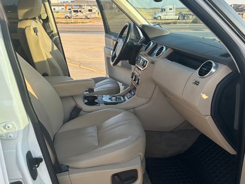 Used 2016 Land Rover LR4 HSE AWD/4WD image 12