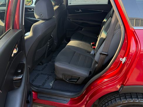 Used 2020 Kia Sorento S AWD/4WD image 8