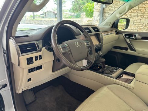 Used 2017 Lexus GX 460 AWD/4WD image 18