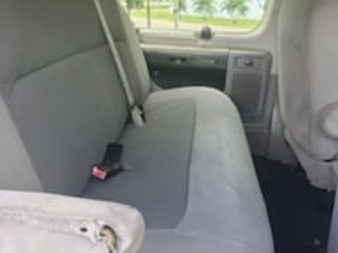 Used 2014 Ford E-350 and Econoline 350 XLT image 11