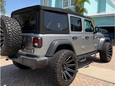 Used 2019 Jeep Wrangler Unlimited Sport S image 2