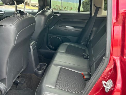 Used 2014 Jeep Compass Latitude AWD/4WD image 6