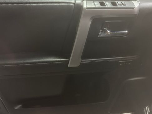 Used 2014 Toyota 4Runner Limited image 17