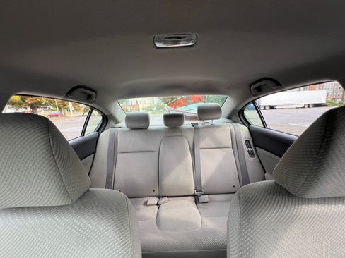 Used 2012 Honda Civic Hybrid Sedan image 4