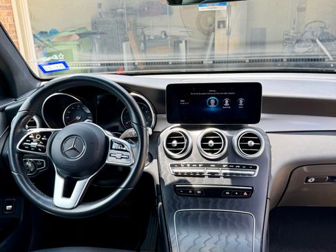 Used 2021 Mercedes-Benz GLC 300 image 6