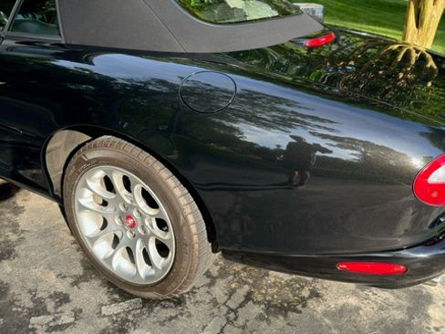 Used 2000 Jaguar XK8 Convertible image 13