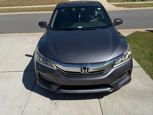 Used 2017 Honda Accord EX-L image 17