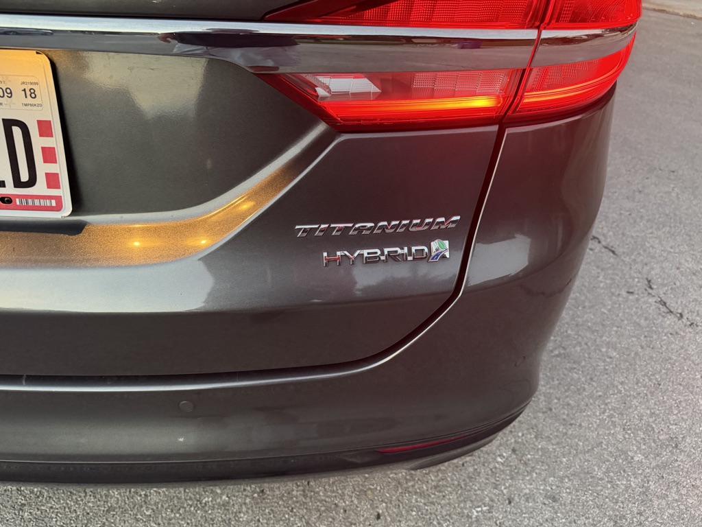 Used 2018 Ford Fusion Titanium FWD image 5