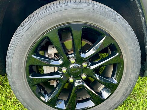 Used 2020 Jeep Grand Cherokee Altitude image 11