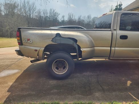 Used 2002 Chevrolet Silverado 3500 LT image 4