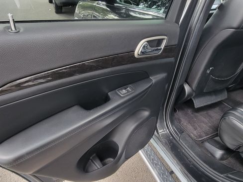 Used 2011 Jeep Grand Cherokee Laredo image 20