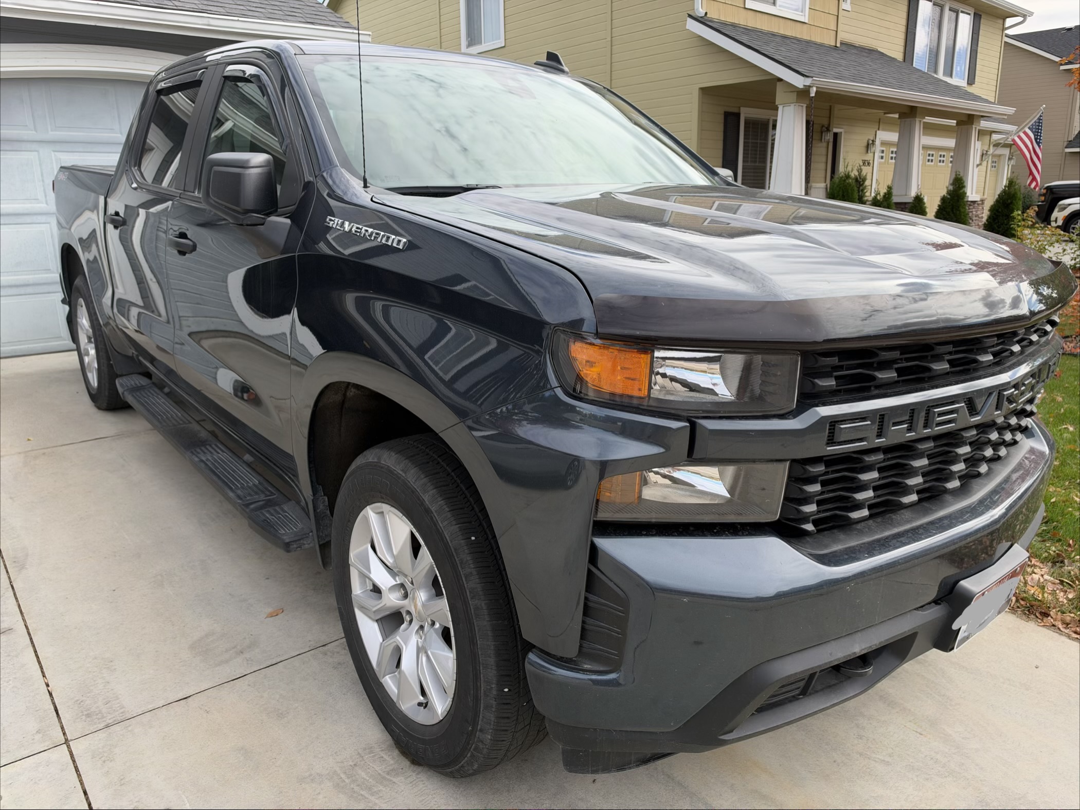 Used 2021 Chevrolet Silverado 1500 Custom w/ Safety Confidence Package AWD/4WD image 1