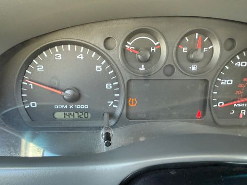 Used 2011 Ford Ranger XLT image 10