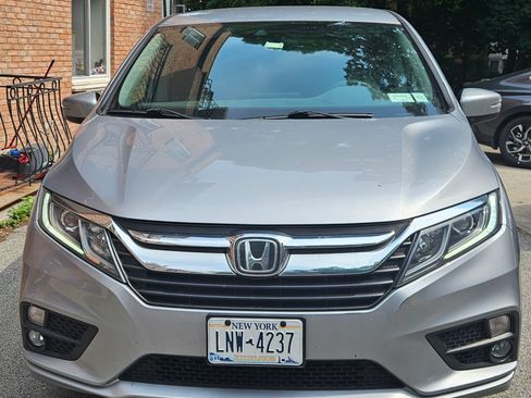 Used 2019 Honda Odyssey EX image 1