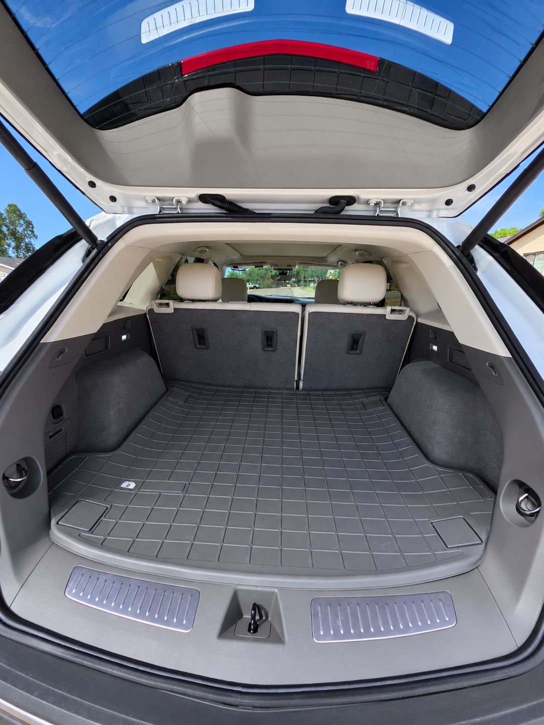Used 2023 Cadillac XT5 Premium Luxury w/ Technology Package FWD image 11
