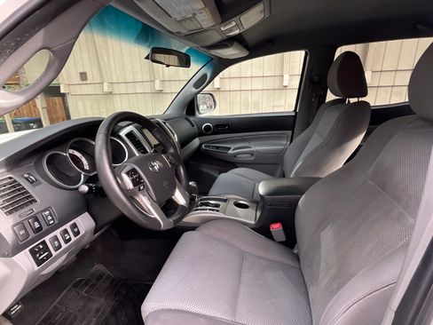 Used 2015 Toyota Tacoma Pickup 4D 5 ft image 12