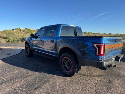 Used 2019 Ford F150 Raptor w/ Equipment Group 801A Mid image 11