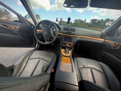 Used 2009 Mercedes-Benz E 350 Sedan image 8