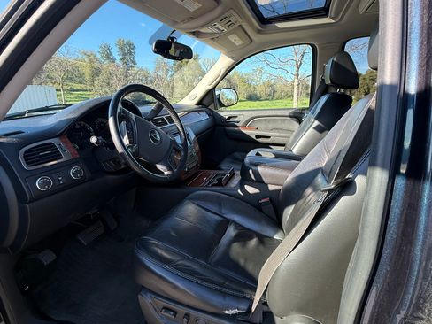 Used 2007 Chevrolet Tahoe LTZ w/ LTZ Preferred Equipment Group image 13