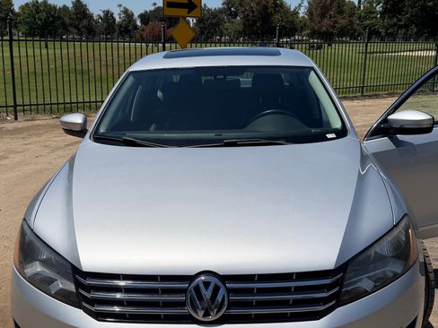 Used 2014 Volkswagen Passat TDI SEL Premium FWD image 16