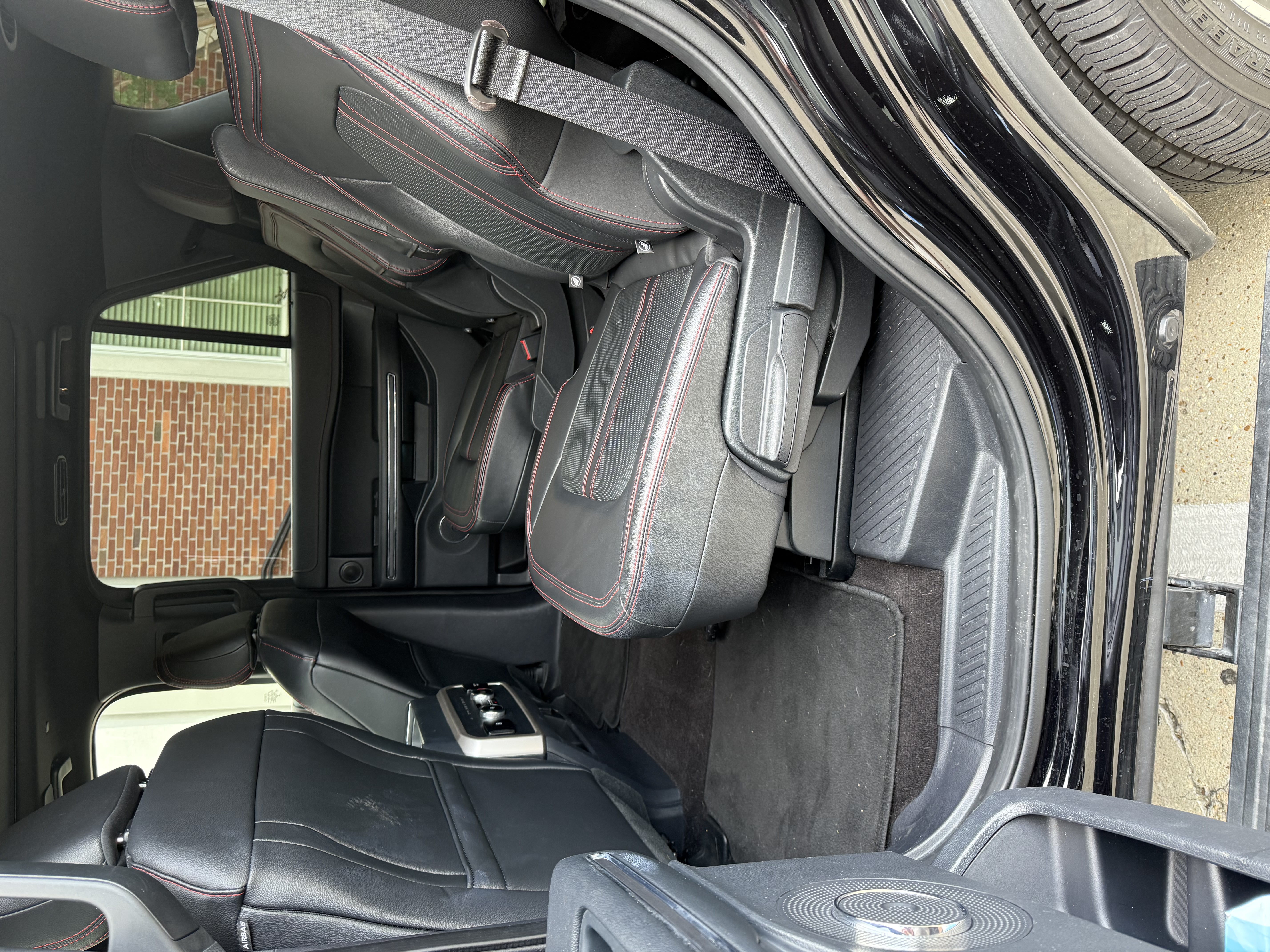 Used 2023 Ford Expedition Limited AWD/4WD image 12