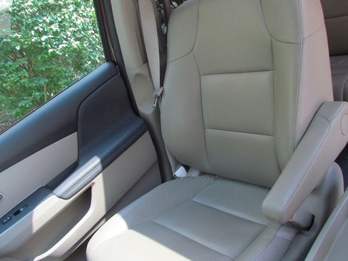 Used 2015 Honda Odyssey Touring Elite image 16