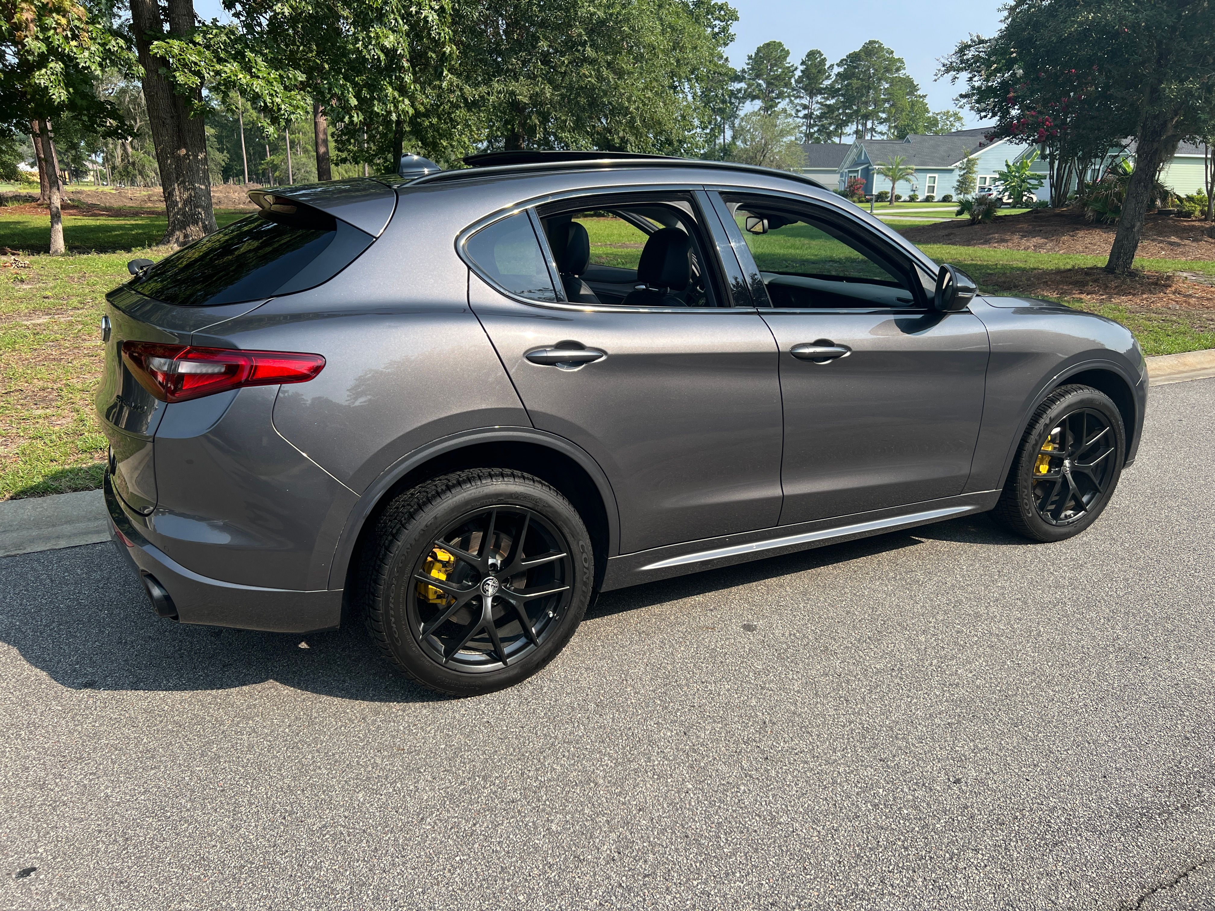 Used 2020 Alfa Romeo Stelvio Ti AWD/4WD image 1