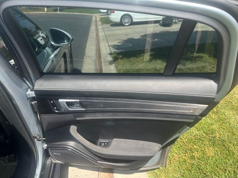 Used 2019 Porsche Panamera GTS image 21