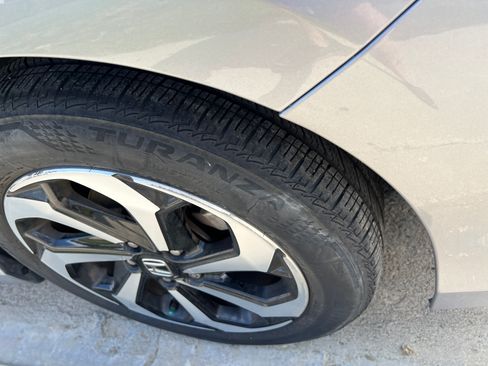 Used 2017 Honda Accord EX-L image 2