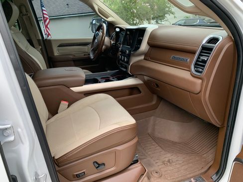 Used 2021 RAM 3500 Laramie AWD/4WD image 15