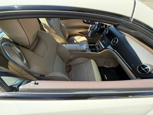Used 2015 Mercedes-Benz SL 400 image 2