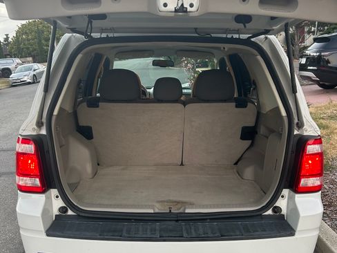 Used 2010 Ford Escape XLS FWD image 15