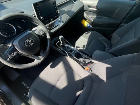 Used 2021 Toyota Corolla LE image 10