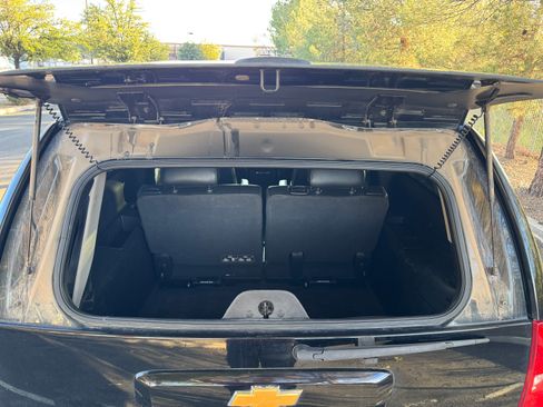 Used 2014 Chevrolet Suburban LTZ image 8