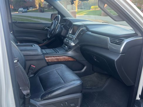 Used 2015 Chevrolet Suburban LTZ image 6