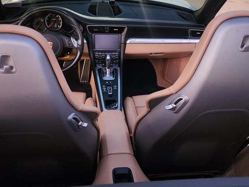 Used 2016 Porsche 911 Turbo image 13