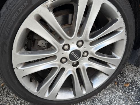 Used 2013 Lincoln MKZ FWD image 11